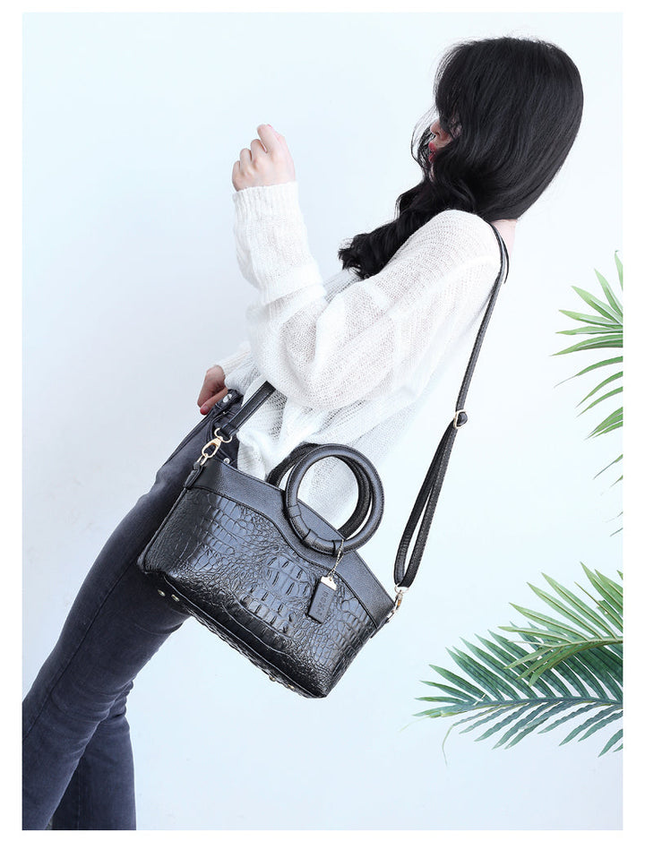 FRANCES™|CLASSIC HERITAGE SHOULDER BAG