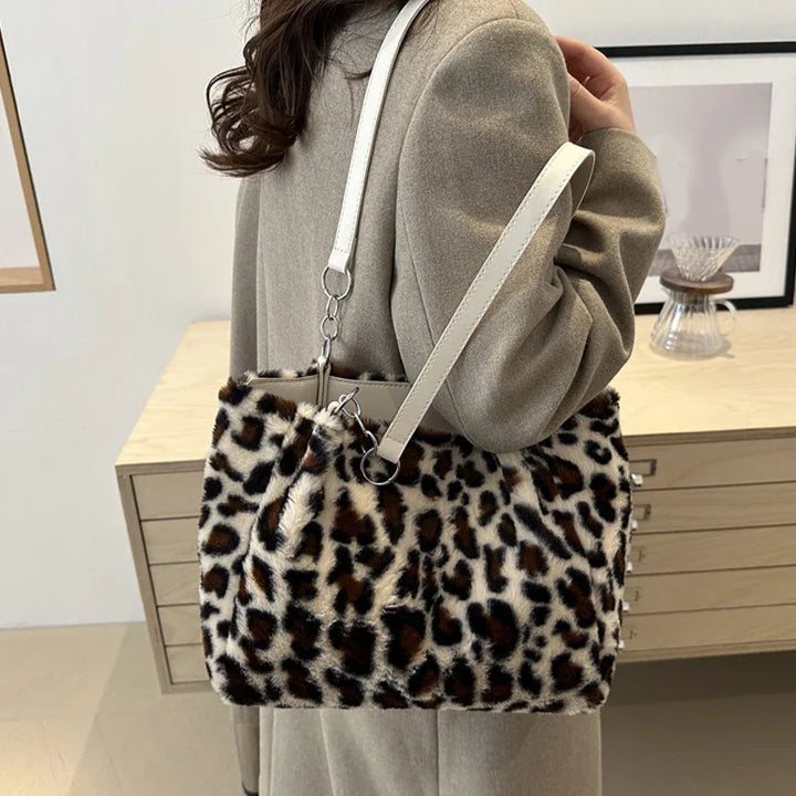 OLIVE™|TOTE BAG IN ANIMAL PRINT